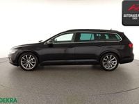 Gebraucht VW Passat R-line 150 PS (110 kW) 2023 Deep black perleffekt Kombi