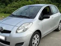 Gebraucht Daihatsu Charade 99 PS (72 kW) 2012 Silber Kleinwagen
