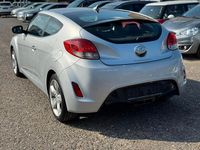 Gebraucht Hyundai Veloster Style 140 PS (102 kW) 2012 Silber Kleinwagen
