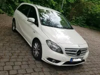 Gebraucht Mercedes B180 122 PS (89 kW) 2012 Weiß Van / Kleinbus
