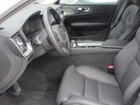 Gebraucht Volvo V60 Core 197 PS (144 kW) 2024 Weiß Kombi