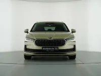 Gebraucht Skoda Superb Selection 150 PS (110 kW) 2024 Ice tea gelb metallic Kombi