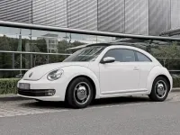 Gebraucht VW Beetle Design 105 PS (77 kW) 2012 Weiß Kleinwagen