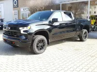 Neu Chevrolet Silverado 360 PS (264 kW) 2025 Schwarz SUV