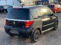 Gebraucht Peugeot 1007 Premium 73 PS (53 kW) 2007 Schwarz Van / Kleinbus