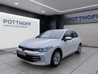 Gebraucht VW Golf VIII Life 116 PS (85 kW) 2024 Weiß Limousine