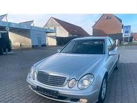 Gebraucht Mercedes E220 150 PS (110 kW) 2003 Silber Limousine