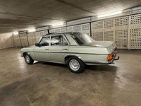 Gebraucht Mercedes 230 1975 Gold Limousine