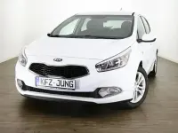 Używany Kia Ceed 99 KM (72 kW) 2014 Biały Hatchback