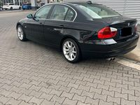 Gebraucht BMW 325 191 PS (140 kW) 2008 Schwarz Limousine