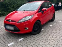 Gebraucht Ford Fiesta 90 PS (66 kW) 2011 Rot Kleinwagen