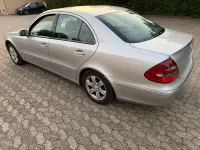 Gebraucht Mercedes E220 150 PS (110 kW) 2002 Silber Limousine