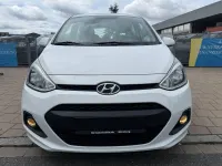 Gebraucht Hyundai i10 Style 67 PS (49 kW) 2015 Weiß Kleinwagen