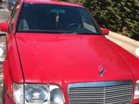 Gebraucht Mercedes E300 136 PS (100 kW) 1994 Rot Limousine
