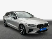 Gebraucht Volvo V60 Plus 197 PS (144 kW) 2023 Silver dawn metallic Kombi