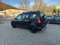 Gebraucht Dacia Dokker Stepway 116 PS (85 kW) 2017 Schwarz Van / Kleinbus