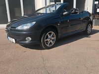 Gebraucht Peugeot 206 CC 101 PS (74 kW) 2004 Schwarz Cabrio