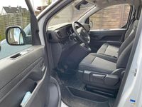 Gebraucht Opel Vivaro 145 PS (106 kW) 2023 Weiß Van / Kleinbus