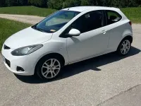 Gebraucht Mazda 2 Inclusive 75 PS (55 kW) 2008 Weiß Kleinwagen