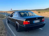 Gebraucht BMW 318 140 PS (102 kW) 1993 Schwarz Limousine