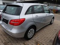 Gebraucht Mercedes B180 122 PS (89 kW) 2012 Silber Van / Kleinbus
