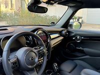 Gebraucht Mini Cooper 136 PS (100 kW) 2023 Weiß Kleinwagen