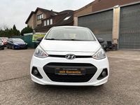 Gebraucht Hyundai i10 Basis 67 PS (49 kW) 2016 Weiß Kleinwagen