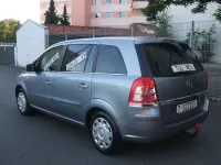 Gebraucht Opel Zafira Family 140 PS (102 kW) 2011 Grau Van / Kleinbus