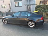 Gebraucht BMW 320 143 PS (105 kW) 2008 Schwarz Limousine