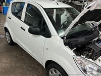 Gebraucht Opel Agila 68 PS (50 kW) 2010 Weiß Kleinwagen