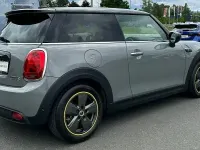 Gebraucht Mini Cooper SE 135 kW (184 PS) 2022 Moonwalk grey metallic Kleinwagen