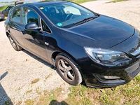 Gebraucht Opel Astra 140 PS (102 kW) 2012 Limousine