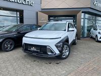Gebraucht Hyundai Kona Trend 120 PS (88 kW) 2024 Atlas white / sol SUV