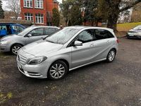 Gebraucht Mercedes B200 156 PS (114 kW) 2012 Silber Van / Kleinbus