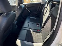 Gebraucht Peugeot 2008 82 PS (60 kW) 2014 Weiß SUV