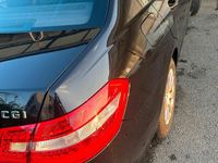 Second-hand Mercedes E200 184 CP (135 kW) 2010 Negru Berlinǎ