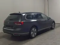 Gebraucht VW Passat 218 PS (160 kW) 2021 Uranograu Kombi