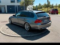 Gebraucht BMW 320 177 PS (130 kW) 2009 Grau Kombi