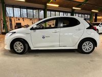 Gebraucht Toyota Yaris Hybrid Comfort 92 PS (67 kW) 2021 Weiß Limousine