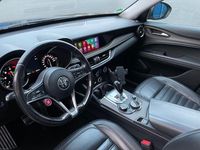 Gebraucht Alfa Romeo Stelvio Super 209 PS (153 kW) 2017 Schwarz SUV