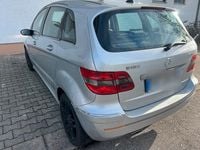 Gebraucht Mercedes B180 109 PS (80 kW) 2007 Silber Van / Kleinbus