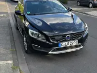 Gebraucht Volvo V60 CC Momentum 190 PS (139 kW) 2015 Schwarz Kombi