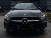 Gebraucht Mercedes A180 136 PS (100 kW) 2019 Schwarz Kleinwagen