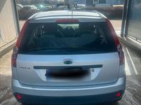 Gebraucht Ford Fiesta 75 PS (55 kW) 2009 Silber Kleinwagen