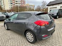 Gebraucht Kia Ceed 99 PS (72 kW) 2014 (e5b) dark gun metal Kleinwagen