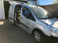 Gebraucht Peugeot Partner 90 PS (66 kW) 2015 Silber Van / Kleinbus