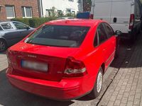 Second-hand Volvo S40 110 CP (80 kW) 2006 Roșu Berlinǎ