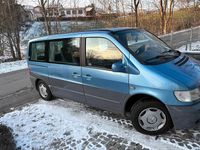 Używany Mercedes V220 122 KM (89 kW) 2000 Niebieski Minivan