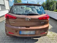 Gebraucht Hyundai i20 84 PS (61 kW) 2015 Braun Kleinwagen
