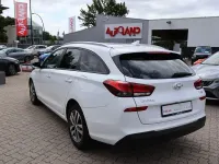 Gebraucht Hyundai i30 Trend 140 PS (102 kW) 2019 Blau Kombi